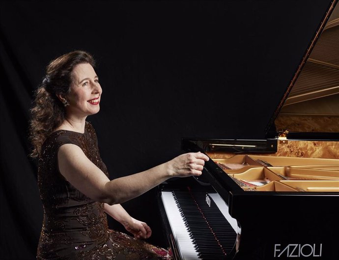La pianista canadiense Angela Hewitt iniciará el ciclo Palau Bach