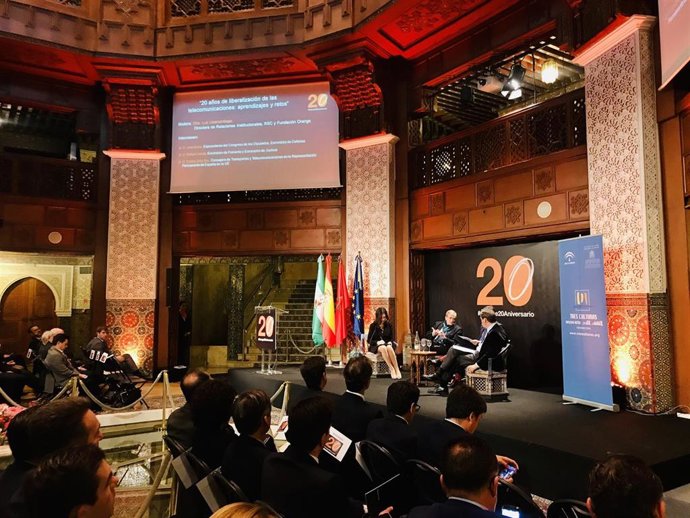 Celebración de la mesa '20 años de liberalización de las telecomunicaciones: aprendizajes y retos' en Sevilla