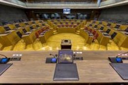 Salón de plenos del Parlamento de Navarra.