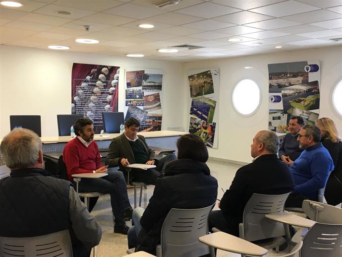 Reunión entre el consejero de Desarrollo Rural y representantes del sector pesquero