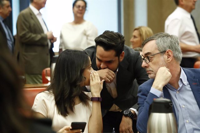 La portavoz de Ciudadanos en el Congreso, Inés Arrimadas, el secretario de comunicación, Fernando de Páramo, y el secretario general del partido, José Manuel Villegas.