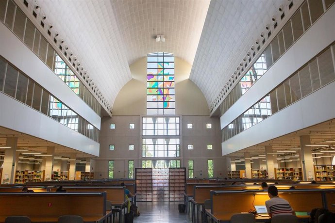 Biblioteca de la UPNA.