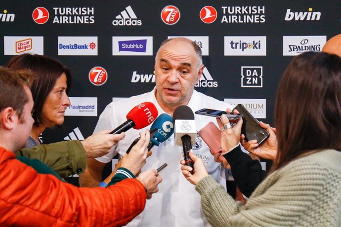 Pablo Laso atiende a los medios en Valdebebas