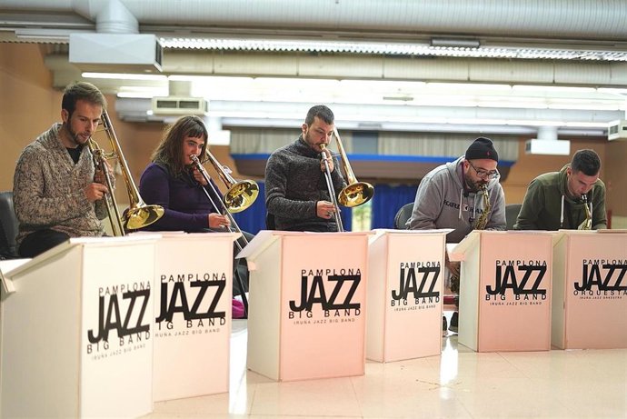 Músicos en uno de los talleres programados