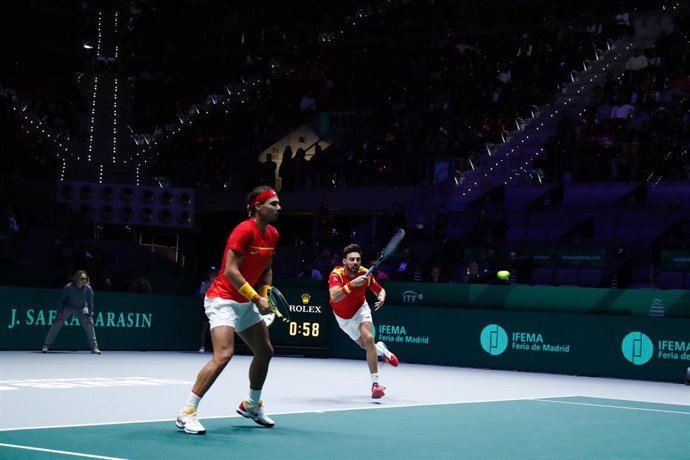 Rafael Nadal y Marcel Granollers jugando el dobles contra Croacia en las Finales de la Copa Davis