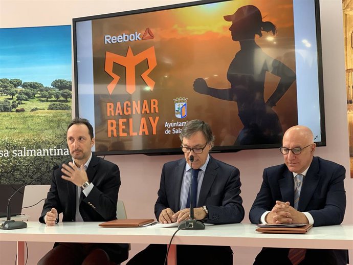 Veselin Topalov, Carlos García Carbayo y Pedro Rumbao, en la presentación de la carrera Reebook Ragnar.