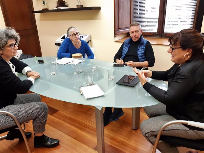 Reunión entre la Secretaría autonómica de Política lingüística y la vicepresidenta del Consell de Mallorca, Bel Busquets.