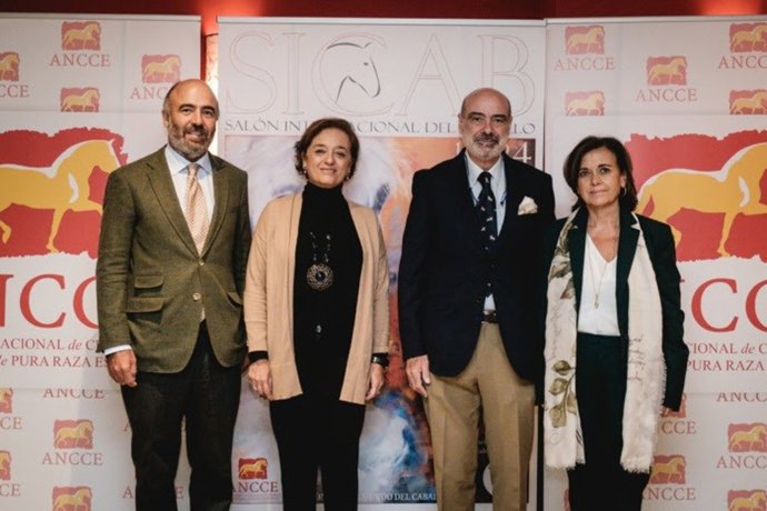 Una delegación del Ministerio de Agricultura visita el Sicab 2019.