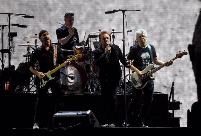 19 November 2019, Australia, Adelaide: Irish rock band U2 perform at Adelaide Oval in Adelaide. Photo: Sam Wundke/AAP/dpa