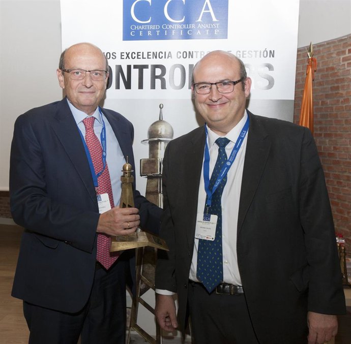 Antonio Mora, director general de Control, Organización y Procesos de Indra (izda.); e Isidoro Jurado, director de Control de Gestión en la compañía (drcha.).