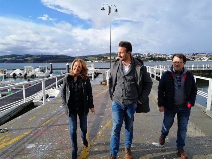 Los diputados del PP asturiano Teresa Mallada y Álvaro Queipo visitan la Ría del Eo.