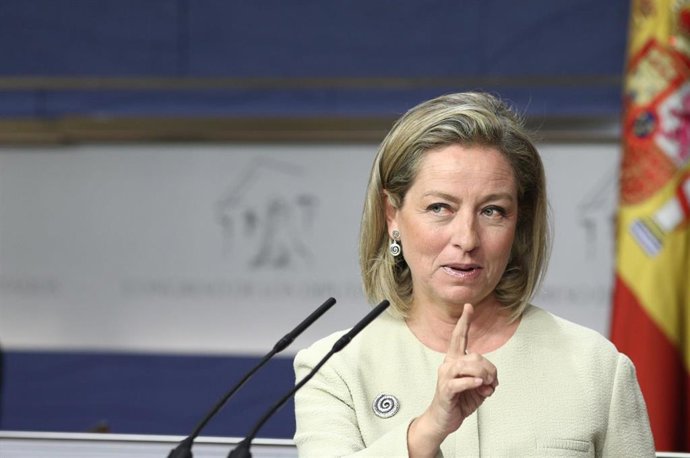 CC avisa a Sánchez que a ERC "le trae al pairo" España y le exige concretar su p