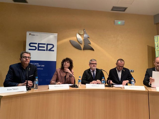 Joan Tardà, Teresa Jordà, Jordi Graell, Miquel Pueyo y Josep Lluís Cadena