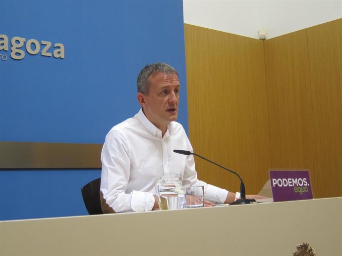 El portavoz de Podemos, Fernando Rivarés