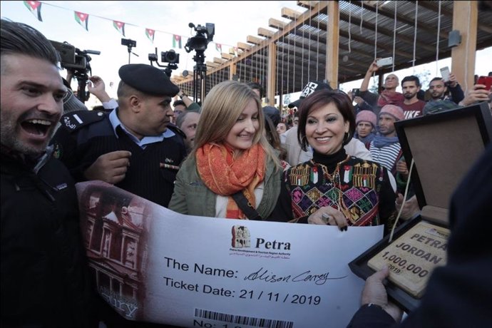 Petra recibe a su visitante un millón