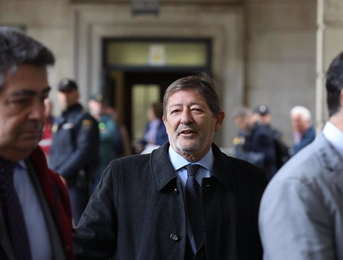 Francisco Javier Guerrero, ex Director de Trabajo y Seguridad Social de la Junta de Andalucía,  llegando al juicio del caso ERE en la Audiciencia Provincial a 19 de noviembre del 2019