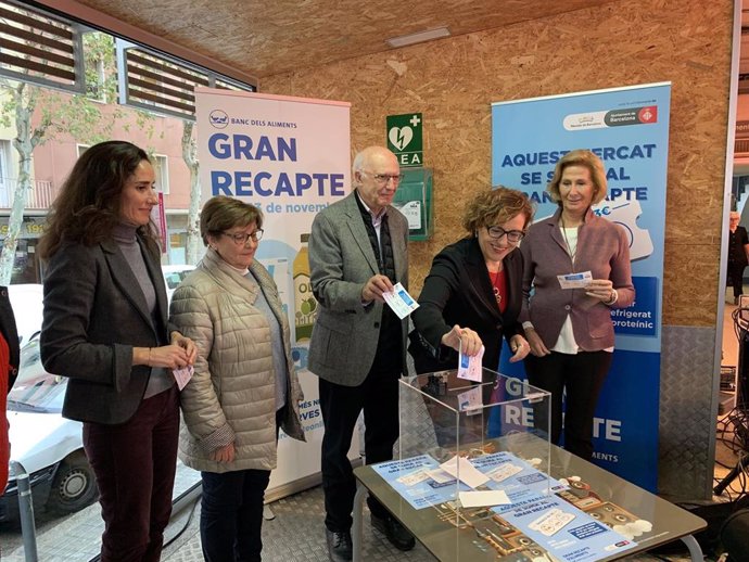 La concejal de Comercio de Barcelona, Montserrat Ballarín, en el Gran Recapte 2019