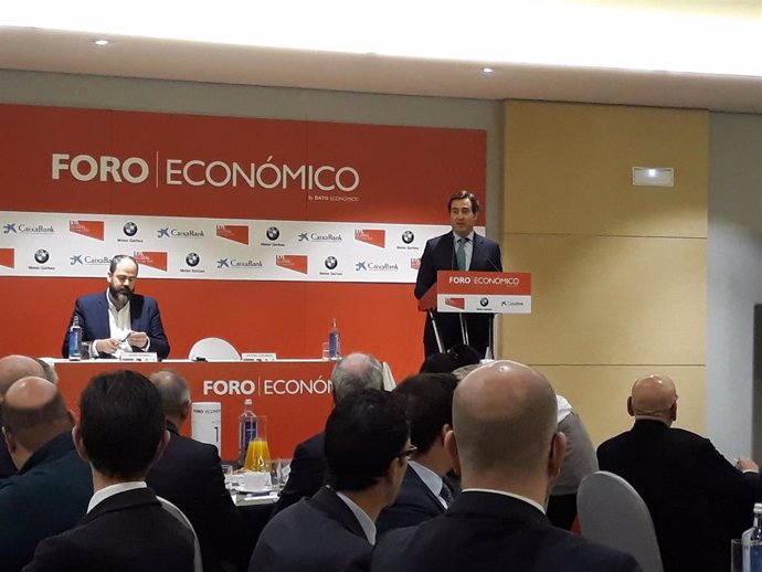El presidente de la CEOE, Antonio Garamendi ha participado este viernes en Vitoria en el Foro Económico de la revista Dato Económico