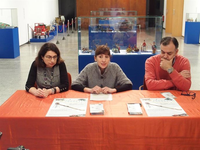 Una exposición en la Casa de las Ciencias de Logroño recorre más de un siglo de la historia de España a través de los juguetes científicos.