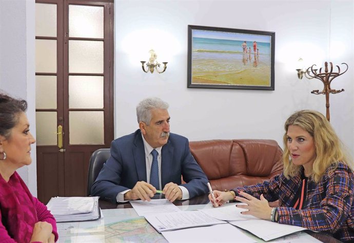 Ana Mestre con el alcalde de Chipiona