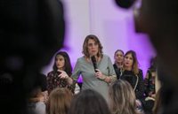 Susana Díaz acusa a la Junta de "desviar" dinero del pacto contra violencia de género para "nóminas y sedes"