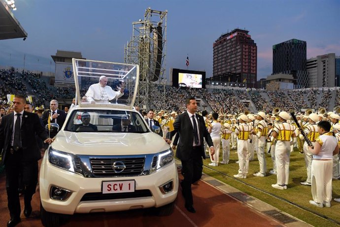 November 21, 2019 - Bangkok, Thailand: Pope Francis celebrates a Mass at the National Stadium, in Bangkok, Thailand (CPP/CONTACTO)