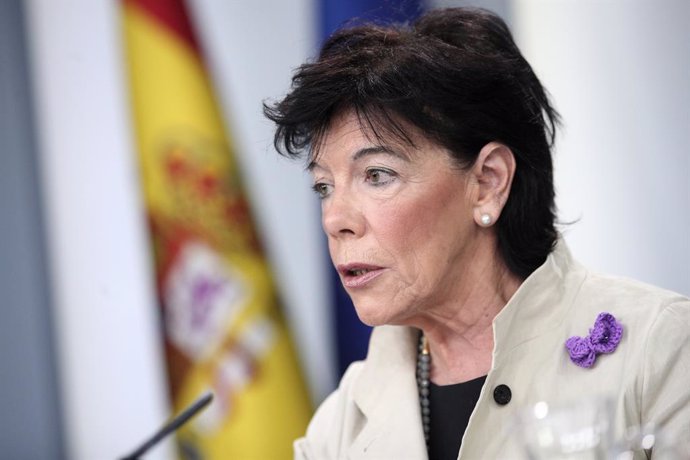 La ministra Portaveu, i d'Educació i Formació Professional en funcions, Isabel Celaá, en roda de premsa després del Consell de Ministres en Moncloa, a Madrid (Espanya), a 22 de novembre de 2019.
