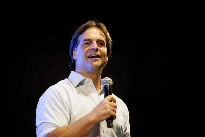 El candidato opositor a la Presidencia de Uruguay, Luis Lacalle Pou