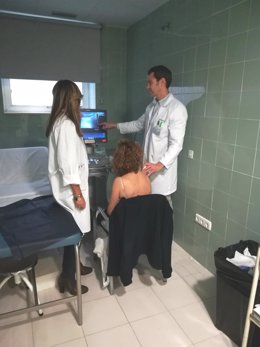 El Hospital Infanta Margarita incorpora una nueva consulta intervencionista en el servicio de rehabilitación