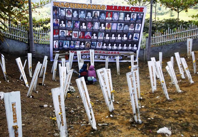 Mural en recuerdo a las víctimas de la masacre de Maguindanao del 23 de noviembre de 2009, en la que fueron asesinadas 58 personas, incluidos 32 periodistas