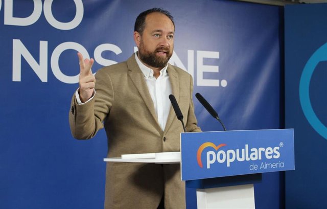 El portavoz de Economía, Empresas, Conocimiento y Universidades del Grupo Popular en el Parlamento andaluz, Ramón Herrera, este sábado