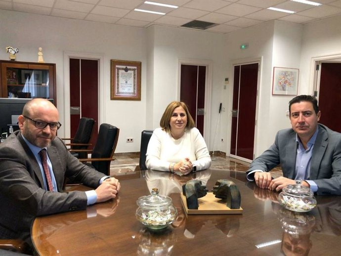 Representantes del Ayuntamiento de Córdoba, Hostecor y ONCE