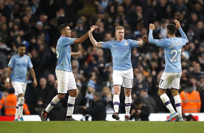 El Manchester City celebra un gol de Kevin de Bruyne