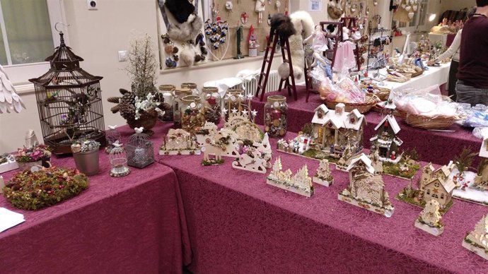 Feria de artesanía navideña de la Sociedad San Vicente de Paúl 'Las Conferencias'.