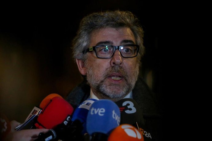 El abogado de Jordi Sánchez, Jordi Turull y Josep Rull, Jordi Pina, comparece ante los medios de comunicación a su salida del Tribunal Supremo, donde se está celebrando el juicio del procés contra los políticos independentistas catalanes en el que será 