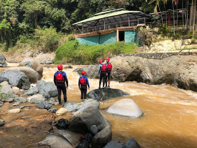 Efectivos del Consorcio de Bomberos de la Diputación durante un ejercicio, en una imagen de archivo.