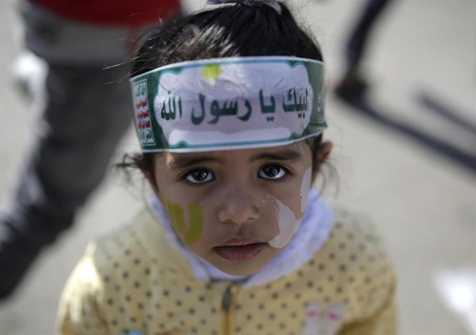 Niña yemení