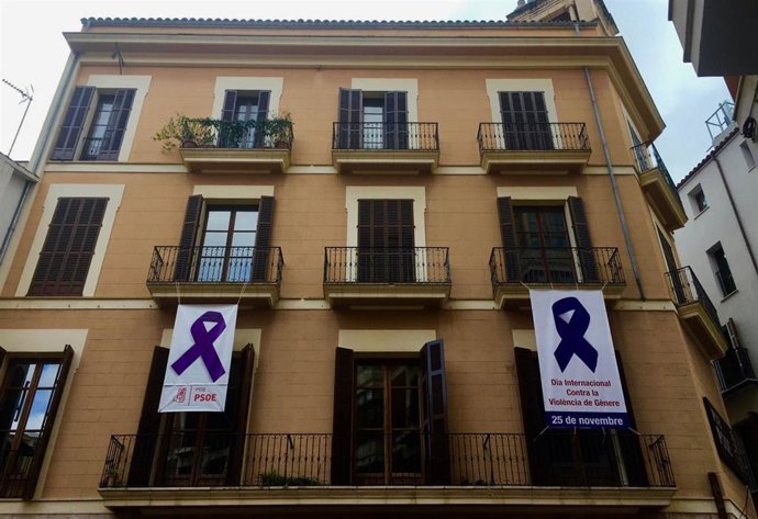 Fachada de la sede del PSIB en Palma.