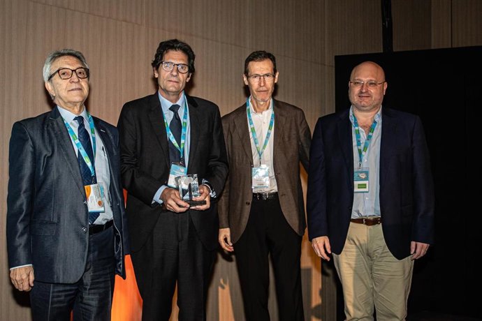 El doctor Bonaventura Casanova Estruch galardonado por la SEN