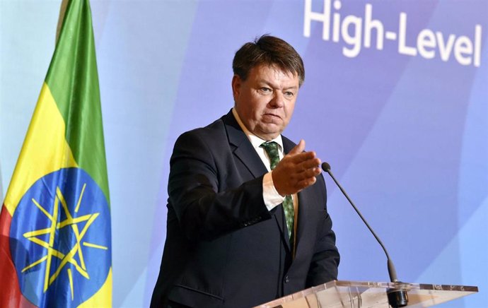 15 October 2019, Ethiopia, Addis Ababa: Secretary-General of the World Meteorological Organization (WMO) Petteri Taalas delivers a speech at a climate seminar, during the Finnish President Sauli Niinisto official visit to Ethiopia. Photo: Jussi Nukari/L