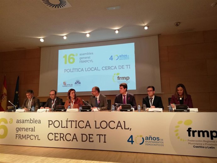 Armisén en el centro de la imagen en la inauguración de la 16 Asamblea de la FRMP