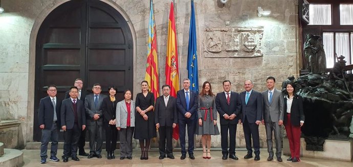 Una delegación de la región china de Guangdong encabezada por el ministro de Ciencia, Tecnología y Productividad, Lao Zhihong, visita este lunes la Comunitat Valenciana con el objetivo de "estrechar las relaciones institucionales
