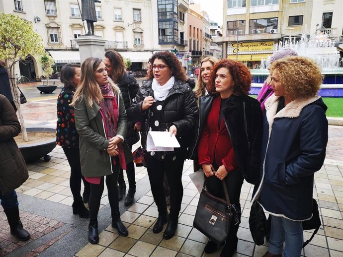 María Márquez, junto a Eva Salazar y María Eugenia Limón.