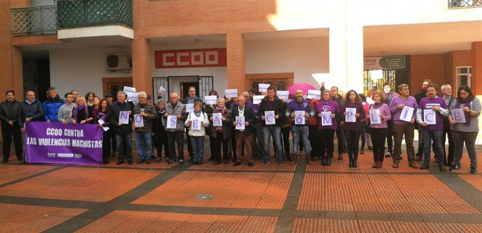 Concentración de CCOO en Mérida contra la violencia machista