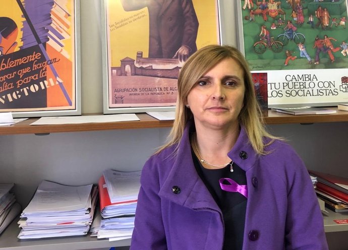 La portavoz del grupo socialista en el Parlamento de Cantabria y secretaria de Organización del PSOE de Cantabria , Noelia Cobo