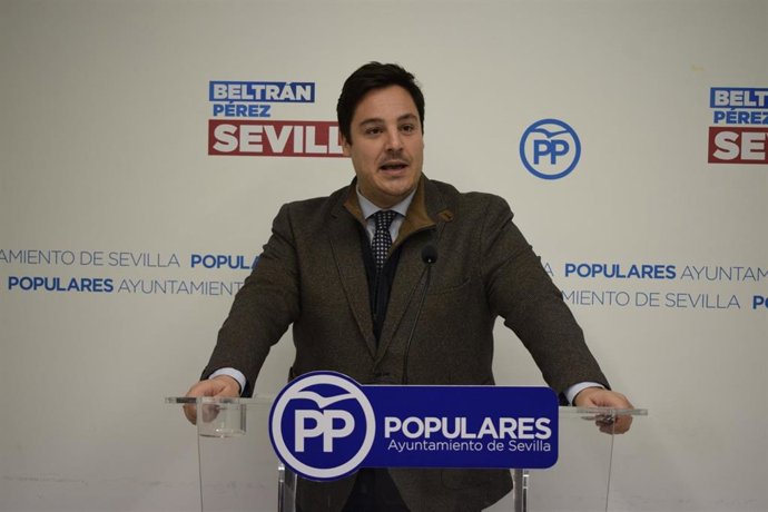 El Concejal Del Grupo Popular En Sevilla José Luis García, En Rueda De Prensa