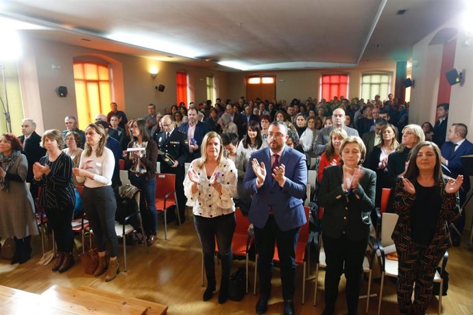 Nuria Varela, a la derecha