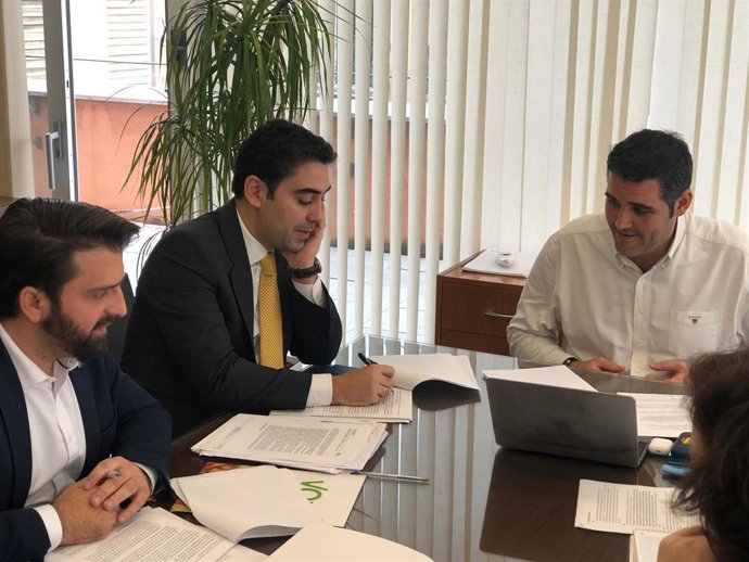 Momento de la reunión entre Vox y PP para negociar el presupuesto municipal de 2020