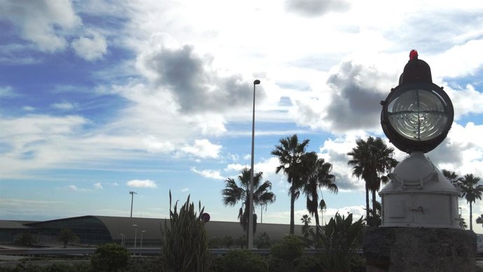 El Aeropuerto de Fuerteventura recupera el aerofaro con el que abrió hace 50 años