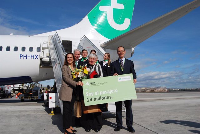 Pasajera número 14 millones del aeropuerto Alicante-Elche.